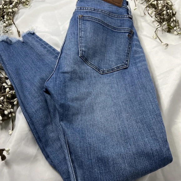 Madewell Jeans 25P 9” Mid Rise Skinny Frankie Wash Torn Knee Edition - Picture 7 of 12